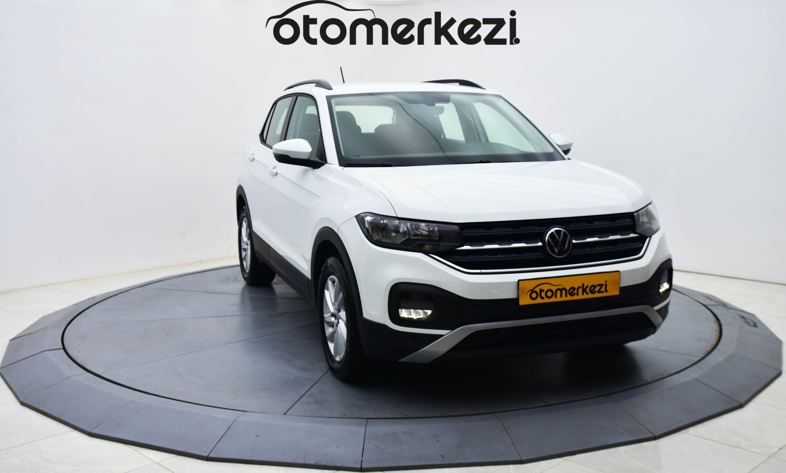 VOLKSWAGEN T-CROSS 1